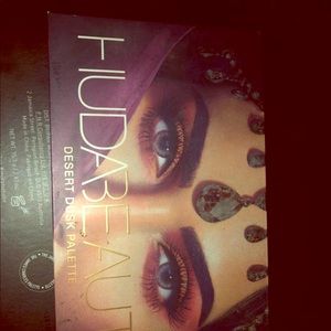 Huda beauty desert dusk palette